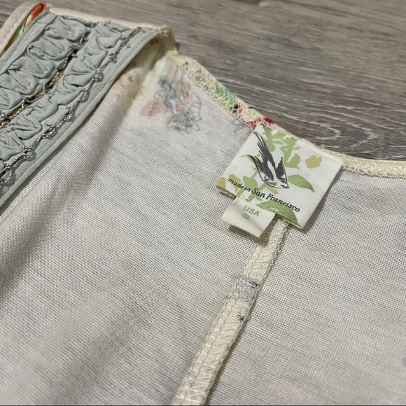 Muted Bright Floral Sketch Style Tunic Shirt Top - Picture 2 of 5